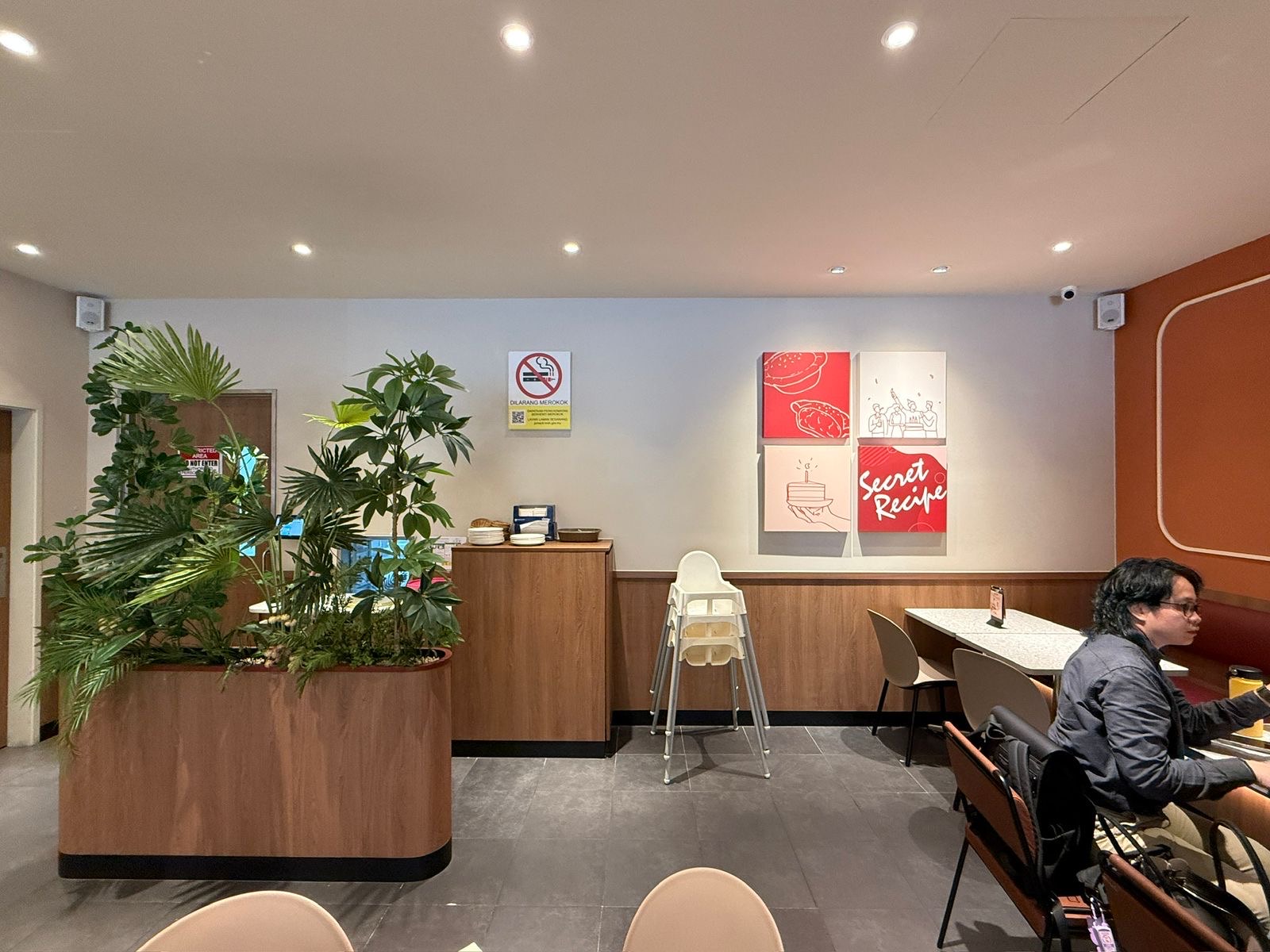 Secret Recipe — Interior Finishing — view 4